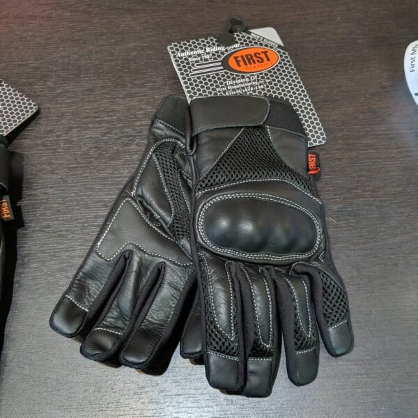 First Mfg AXIS Mixed Material GLOVES | R1404