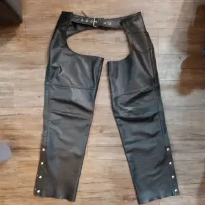 FMC Classic Leather CHAPS | 34280