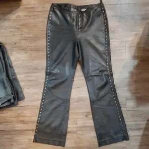 HARLEY DAVIDSON Studded Lambskin Leather PANTS | 34665